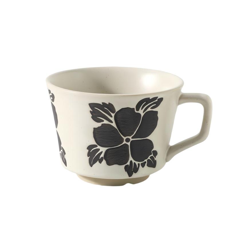 Taza de Café de Cerámica Rústica con Relieve Botánico